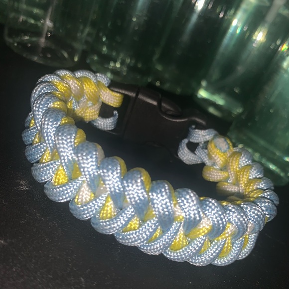 7in “Forget Me Not” paracord bracelet. With buckle - Picture 1 of 1
